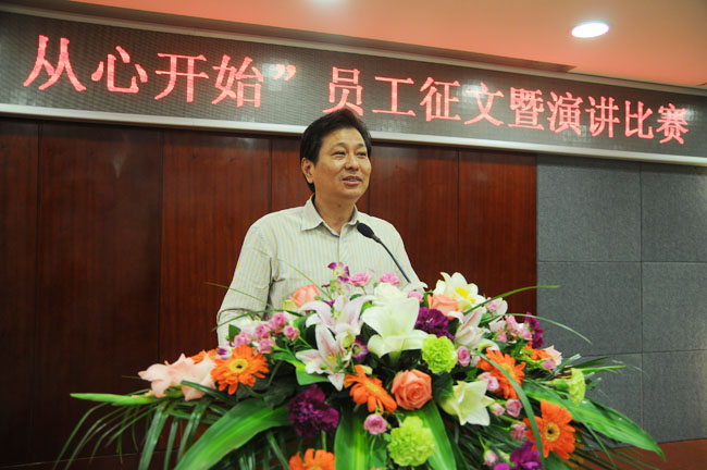 藝術總監潘金華發表講話