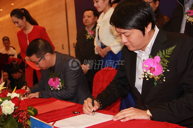 盧韜總經理與項領總裁簽訂戰略合作協議