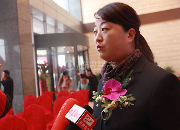 媒體采訪安徽華億城市生活廣場有限公司總經理楊艷菁