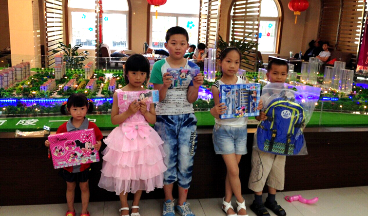 1小朋友收獲獎品