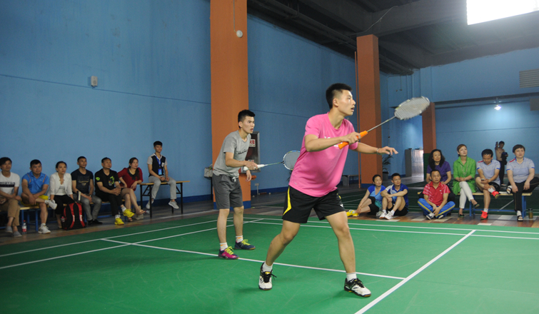 隊員們聚精會神準備比賽