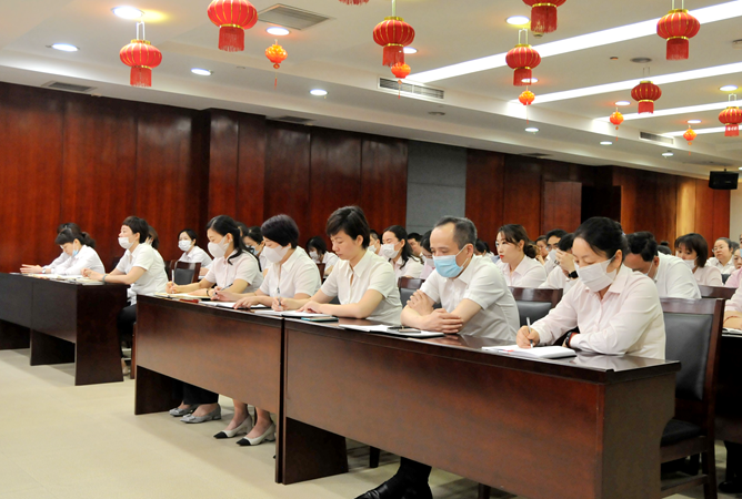 與會(huì)人員認(rèn)真記錄